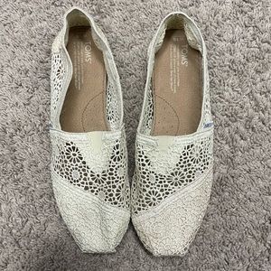 Tom’s Lace Shoes